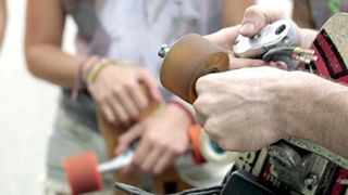 Kickr macht jedes beliebige Skateboard elektrisch mobil (Bild: Kickr)