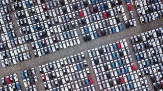 Sich von den anderen abheben: Die Arbeit an der eigenen Händlermarke ist für freie wie Markenhändler unerlässlich – allerdings aus jeweils unterschiedlichen Gründen. (Bild: ©Kalyakan - stock.adobe.com)