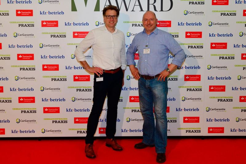 Olaf Bock (li.) und Alexander Döbbeler von Alpha Online Services. (Bild: Vogel Business Media)