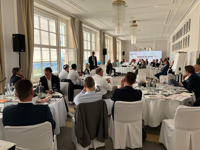 Die Eröffungskeynote und den Auftakt des Themenblocks „Financial & Economic Challenges“ hielt Prof. Dr. Henrik Müller von der TU Dortmund. (Bild: Vogel IT-Akademie)