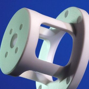 Komplexe Geometrie: Flansch für Durchführungen aus der Glaskeramik Vitronit