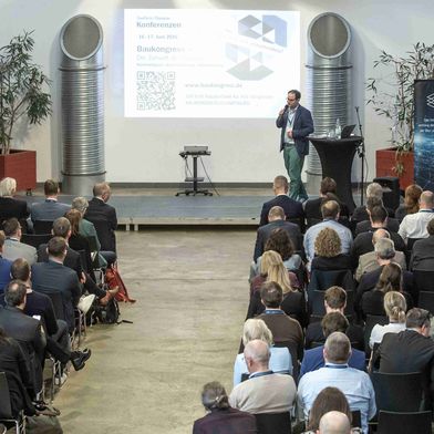 Mehr als 120 Vertreter der über 160 ABE-Mitgliedsunternehmen kamen Anfang März zur 
Mitgliederversammlung nach Aachen. (Bild: Aachen Building Experts)