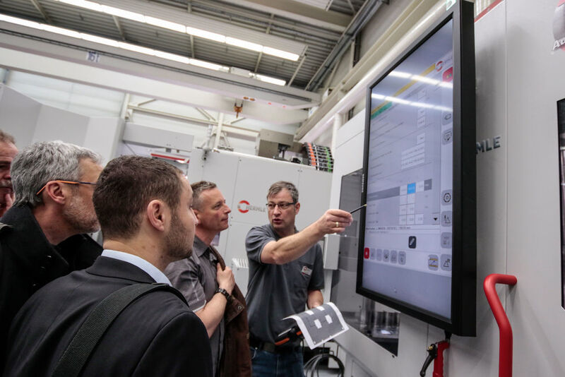 Hermle Hausausstellung im Technologie- und Schulungszentrum. Der schwäbische Werkzeugmaschinenbauer erwartet Besucher von über 1000 Unternehmen.  (Hermle)