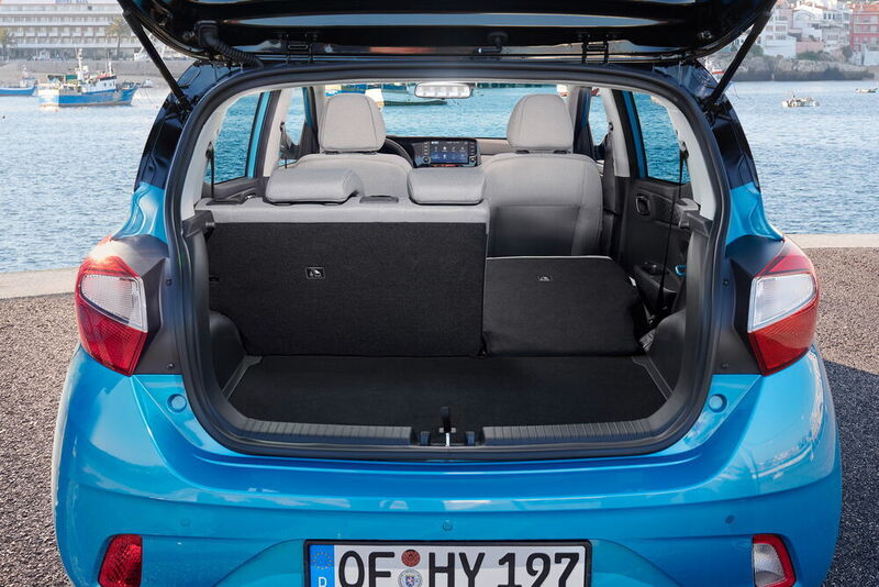 Klassentypisch: In den Kofferraum passen 252 bis 1.050 Liter. (Hyundai)