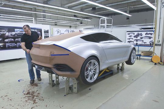 ... für die in den Kontruktionshallen viel gearbeitet wurde. (Ford)