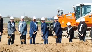 Spatenstich_3___Fotograf_Hanspeter_Trefzer ()