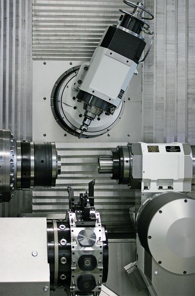 Die Ausführung 508MT2 X1000: Der Schwenkkopf mit zwei nutzbaren Positionen umfasst eine Gegenspindel und einen Präzisionsspannstock für sämtliche Rückseitenbearbeitungen, der Drehrevolver ist mit zwölf angetriebenen Positionen ausgestattet. (Bild: Willemin-Macodel)