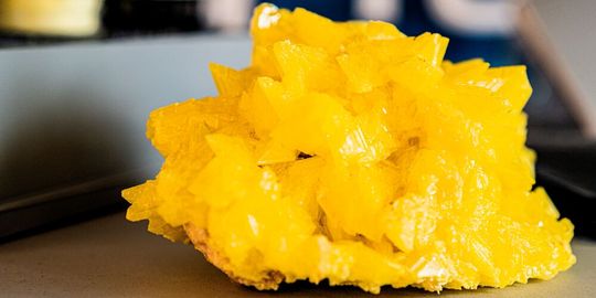 Wenn es um die aktuelle Herkunft von Batterien für die E-Mobilität geht, dann haben asiatische Hersteller weltweit die Nase vorn. Das finden auch die dortigen Maschinen- und Anlagenhersteller wunderbar. Doch mit dem Rohstoff Schwefel könnte sich das Blatt zugunsten Europas wenden ...(Bild:  Theion)