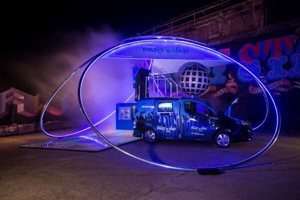 Der Elektro-Van e-NV200:  Nissan hat den elektrischen Kastenwagen zum ultimativen Partymobil umgebaut (Bild: Nissan)