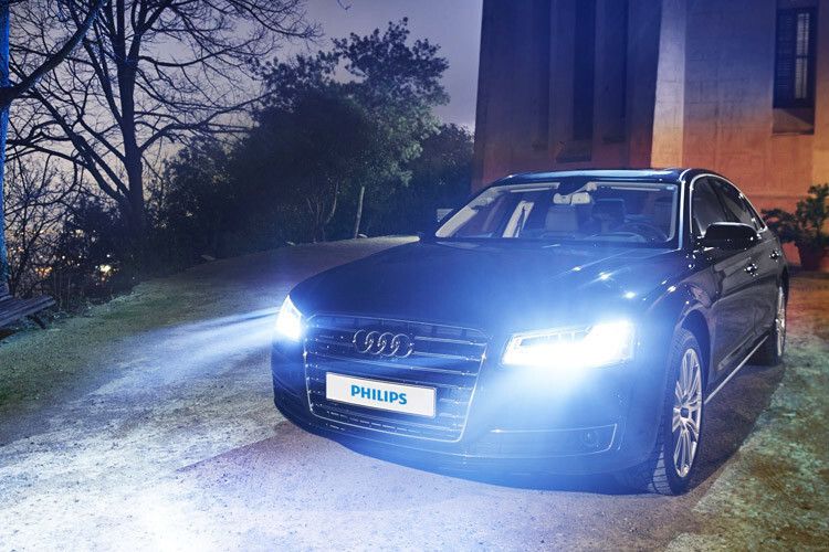Das Matrix-LED des Audi A 8 trägt ebenso das Philips-Markenzeichen wie die Mercedes LED-Scheinwerfer, die wegen ihrer vielen Anpassungsmöglichkeiten (Autobahn, Landstraße usw.) „Intelligent Light“ genannt werden. (Foto: Philips)