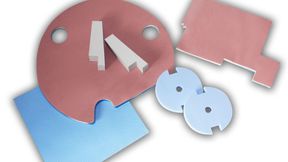 Die gezielte Ausbreitung der Wärme von Akkuzelle zu Zelle bzw. zur Kühleinrichtung oder Außenfläche verbessern exakt konfigurierte Materialien wie Wärmeleit-, Phasenwechsel-, Isoliermaterial. (Bild: Dr. Dietrich Müller GmbH)