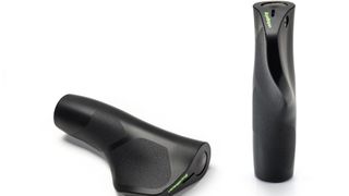 Velospring bietet ergonomische Fahrradgriffe, die die Handgelenke entlasten sollen. (Bild: Velospring)