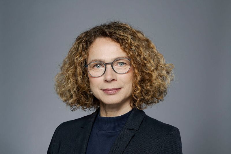 Dr. Daniela Dylakiewicz, CIO des Freistaates Sachsen: „[Wir schaffen] bewusst keine neue Behörde, sondern stärken die Zusammenarbeit in den bestehenden Zuständigkeiten.“(Bild: ©  Pawel Sosnowski / Sächsische Staatskanzlei)