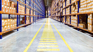 Warehouse technology functions as an interface between procurement, production and distribution. Learn what you need to know about warehouse technology in this article. (© Petinovs - Fotolia.com)