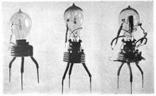 Bild 1. Die ersten Prototypen der Fleming-Röhre. (Analog Devices)