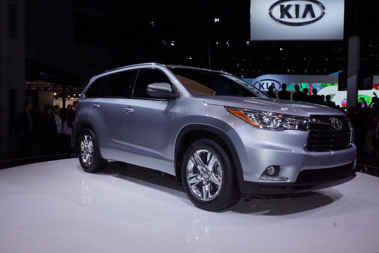 Der Toyota Highlander bietet Platz - und auf Wunsch einen Hybridantrieb.  (Foto: Newspress)