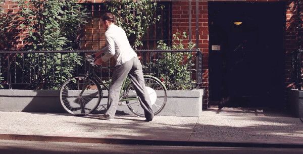 Der FlyKly-Fahrradmotor lässt sich per App steuern und erreicht eine Höchstgeschwindigkeit von bis zu 32 km/h sowie eine Reichweite von knapp 50 Kilometer (FlyKly)