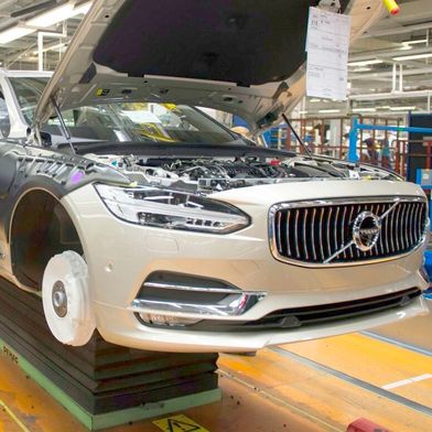 Volvo schreibt tiefrote Zahlen im zweiten Quartal 2025, wie jetzt bekannt wurde. In schwedischen Kronen gerechnet, beklage man einen Verlust im hohen 1-stelligen Milliardenbereich. (Bild: Volvo Cars)