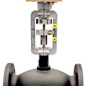 Mit Blindflansch geschlossenes Dreiwegeventil und mit elektrischem Antrieb(Bild:  Baelz)