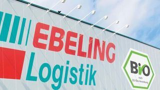 Ebeling Logistik darf in Halle 5 am Standort in der Wedemark nun ganz offiziell Bio-Produkte lagern. (Ebeling)