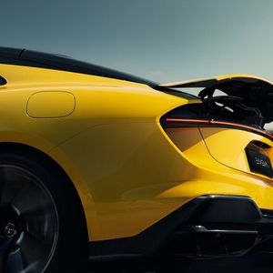 Der Spoiler lässt sich ausfahren.(Bild:  Lotus)