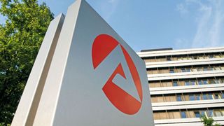 Am Mittwoch, den 8. Oktober 2025, führten Ermittler Durchsuchungen in Objekten der Bundesagentur für Arbeit in ganz Deutschland durch, um Beweismitteln und Datenträgern zu sichten. Dabei wurden auch Waffen, Bargeld und Betäubungsmittel gefunden. (Foto: BA)