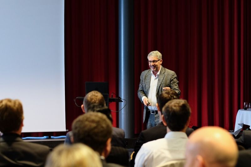 Marcel Aeschlimann, Geschäftsführer, Creaholic, Biel: „Nicht mehr innovativ zu sein, ist tödlich. Andererseits können die Bemühungen, innovativ zu sein, vor allem für Start-ups noch vor Erreichen des Break Evens im so genannten ‚Valley of Death‘ enden.“ (Sherwin Asadi)