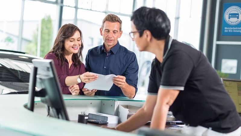 Autohändler müssen nicht für eine nicht erhaltene Kaufprämie haften, solange sie dies dem Kunden nicht vertraglich zugesichert haben. (Bild:  ProMotor)