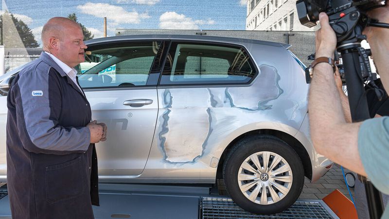 Der Job ist erledigt: Ralf Rathmann präsentiert das Ergebnis. (Bild: Stefan Bausewein)