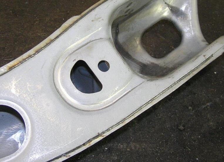 Stirnkehlnähte an einem via Laser geschweißten Pkw-Bauteil. (Bild: Bergmann & Steffen)