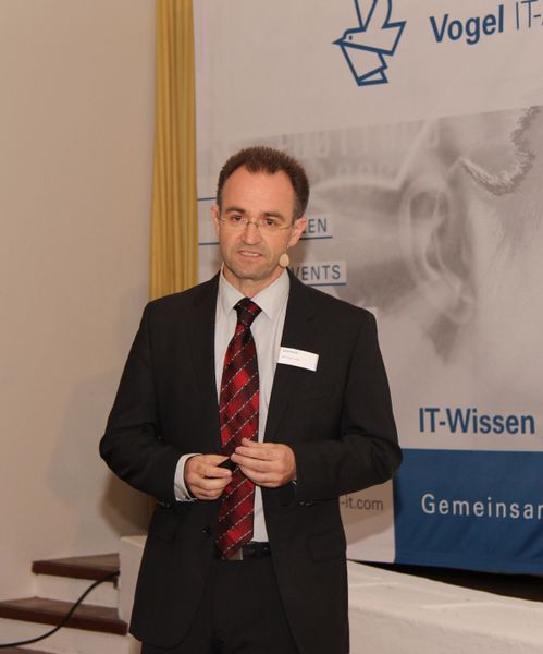 Referent Michael Veit von Sophos erklärte, wie in Zeiten von PRISM, Tempora & Co. Datenverschlüsselung einfacher ist als man denkt (Vogel IT-Akademie)