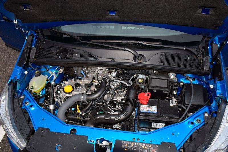 ... ein Reihenvierzylinder-Benziner mit 85 kW/116 PS bei 4.500 Umdrehungen. (Holz/»kfz-betrieb«)