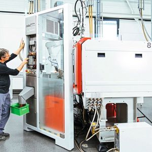 Der Bauteil-Check per Vision-System läuft automatisiert über den Roboter ab.