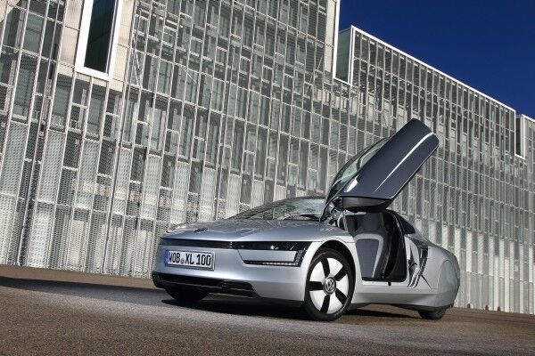 Der VW XL1: das Hybridfahrzeug braucht nur 0,9 Liter Sprit auf 100 Kilometern (Volkswagen)