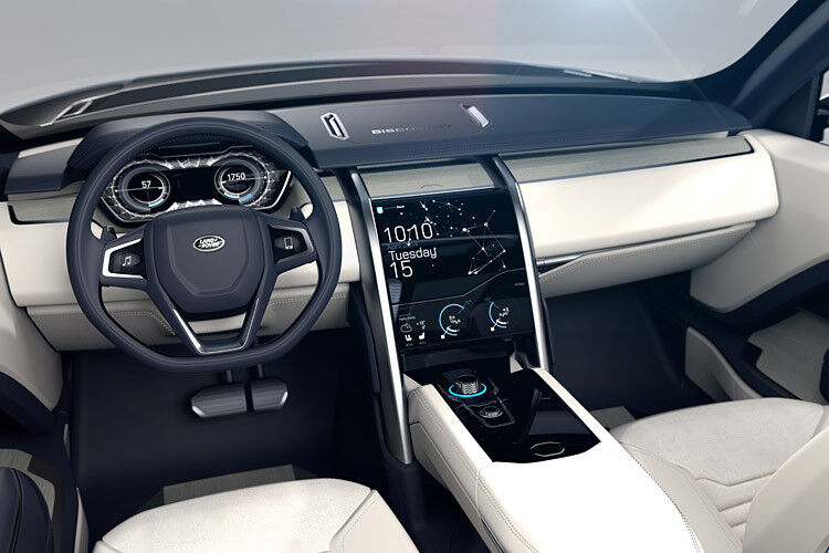 ... im Lenkrad und der Mittelkonsole sind weitere Möglichkeiten zur Unterhaltung oder Fahrzeugsteuerung. (Bild: Jaguar Land Rover)