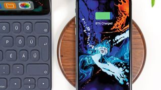 Das Laden von Lithiumakkus ist ein komplexer chemischer Vorgang. Indem man die ablaufenden Prozesse besser versteht, können länger haltende Akkus entwickelt werden. (Symbolbild). (gemeinfrei, Daniel Korpai)