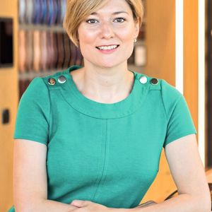 Beckley folgt auf Melanie Evens, die sich künftig um das Händlernetz und die Kundenbeziehungen kümmert.(Bild:  Rolls-Royce)