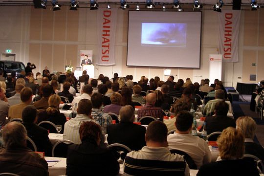 Knapp 300 Händler waren der Einladung des Importeurs nach Frankfurt gefolgt. (Archiv: Vogel Business Media)