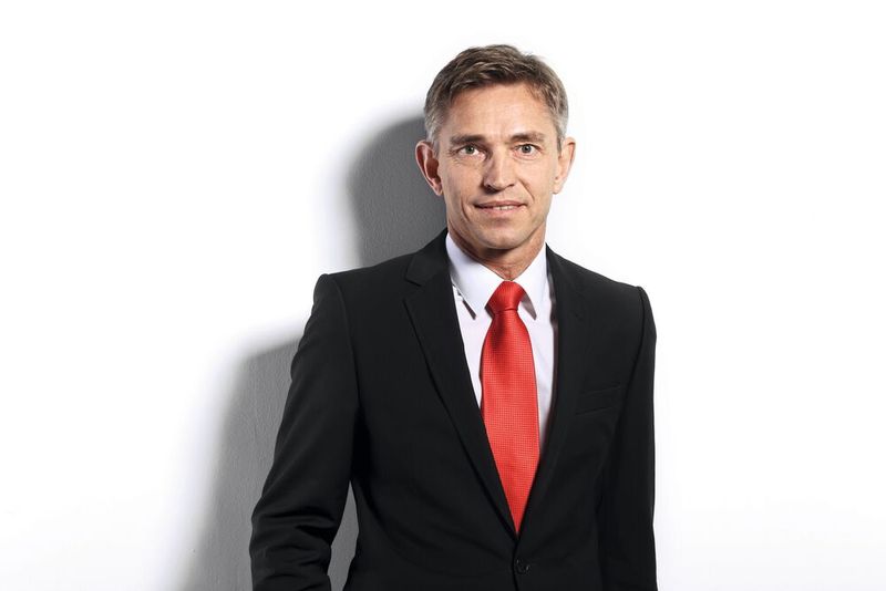 Carsten Brilka, Meta-Regalbau: „Unsere Stahlbaubühnen werden berechnet, produziert und montiert nach den geltenden europäischen Richtlinien, den sogenannten Eurocodes. Für die Stahlkonstruktion ist besonders Eurocode 3 sehr wichtig.“ (Bild: Meta-Regalbau)