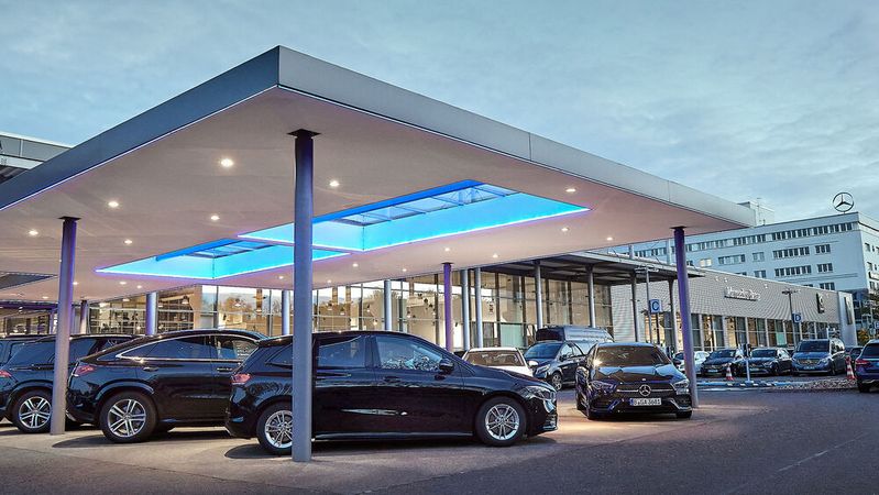 Mercedes-Benz feiert am 17. Februar 2024 die Wiedereröffnung des Niederlassungs-Betriebs in Berlin Marzahn.(Bild:  Sir Richard Picture)