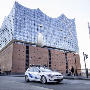 Volkswagen erprobt automatisierte Fahrzeuge im öffentlichen Stadtverkehr von Hamburg.(Bild:  Volkswagen)