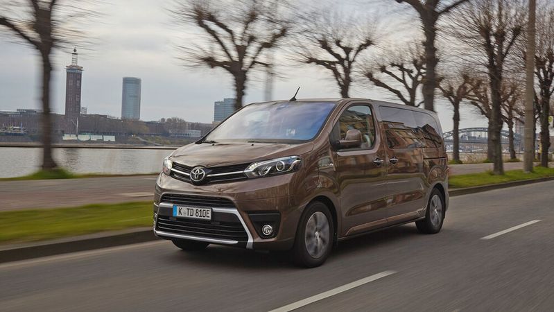 Der Proace Electric teilt sich die Technik mit den baugleichen Peugeot E-Expert, Citroën E-Jumper und Opel Zafira-E. (Bild:  Toyota)