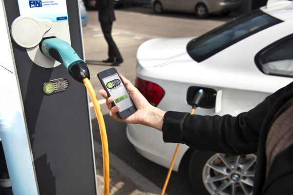 Mit ihrem Konzept „intercharge – charge wherever you like”–  konnte sich die Firma Hubject GmbH in der Kategorie „Sustainable Mobility Concepts“ gegen ihre Mitbewerber durchsetzen. (Bild: Hujject)
