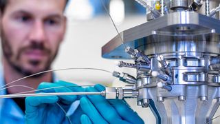 Das Triebwerk Berta wurde vom DLR additiv gefertigt. Nun hat es erste Test bestanden. (© ArianeGroup Holding, Jürgen Dannenberg/ Alpensektor)