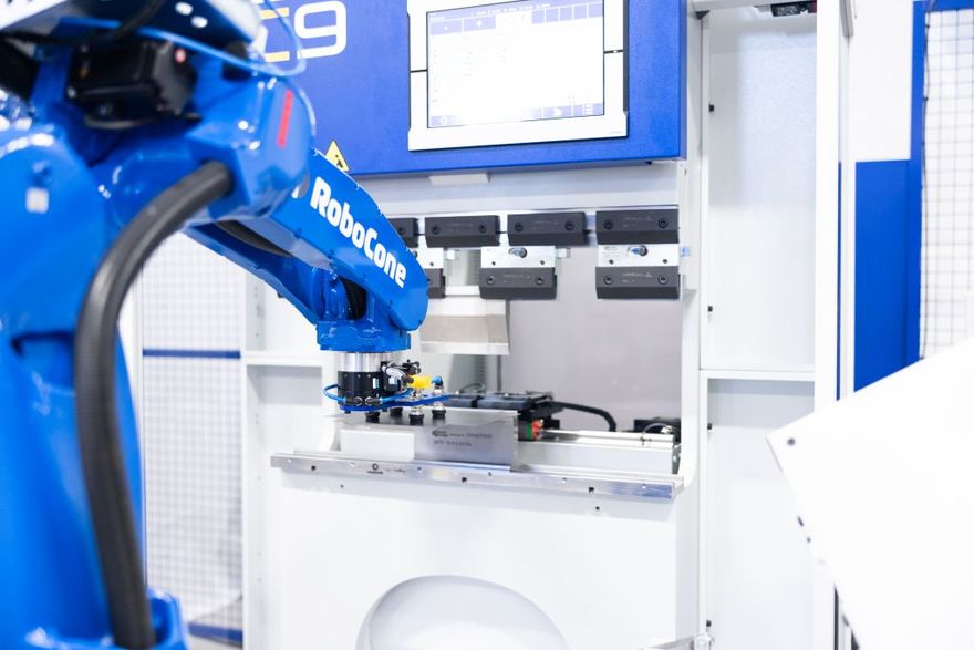 RoboCone Abkantpresse C9 mit Roboter_42.jpg (CoastOne Oy)