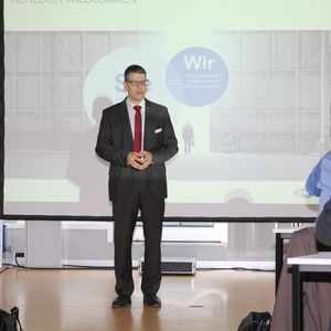 Im Anschluss an den Mapal Dialog am 16. und 17. Juni lud das Unternehmen zur Pressekonferenz, in der neben Fachvorträgen zu neuen Technologien und Verfahren eine Werkzeugvorführung zu bestaunen war.