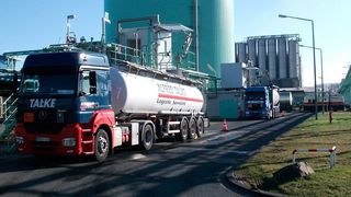 Verladung von Natronlauge bei Vinnolit Knapsack (Vinnolit)