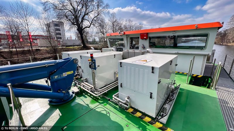 Ansicht des Wetterdecks mit Blick auf die Brennstoffzellen. (Bild: Spereiter)