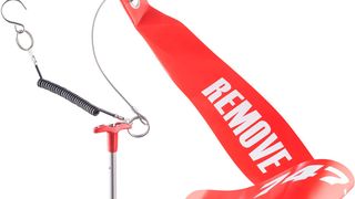 Hier sieht man ein sogenanntes Bypass Pin Kit für den Ground Support im Flughafengeschehen. Die Erwin Halder KG hat sich für diese Systeme einiges Neues einfallen lassen, um die Sicherheit zu erhöhen. Dazu gehört etwa die flammend rote Farbe und noch so einiges ... (Bild: Erwin Halder KG)