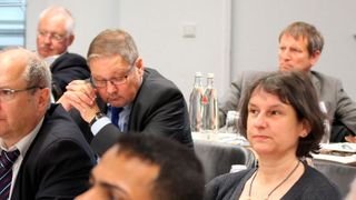 Gespanntes Interesse im Publikum: Das Frühjahrsforum gibt einen ersten Ausblick auf die Trends, die im November auf der Compamed im Blickpunkt des fachlichen und geschäftlichen Austausches stehen. (Schäfer/Devicemed)